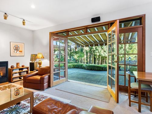 1588 Merlynn Cres, North Vancouver, BC, V7J2X9 | Card Image