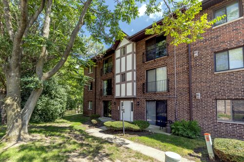 g33-1736 Washington St, Naperville, IL, 60565-2480 | Card Image