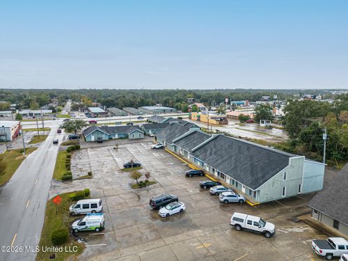 200g-15465 Oak Ln, Gulfport, MS, 39503-2663 | Card Image