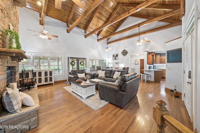 2143 Renegade Mountain Pkwy, House other with 3 bedrooms, 2 bathrooms and null parking in Crab Orchard TN | Image 6