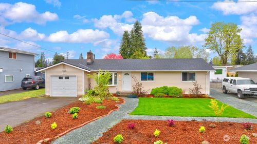 8704 48th Dr Ne, Marysville, WA, 98270-3010 | Card Image