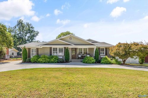 121 Wingate Avenue Sw, Huntsville, AL, 35801 | Card Image