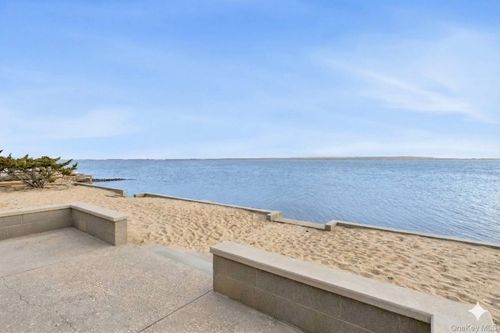 154 Shore Drive E, East Hampton, NY, 11930 | Card Image