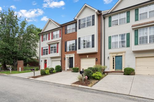 488 Huntington Ridge Dr, Nashville, TN, 37211-5983 | Card Image