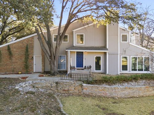 2713 Meadowstone Ct, Carrollton, TX, 75006-4787 | Card Image