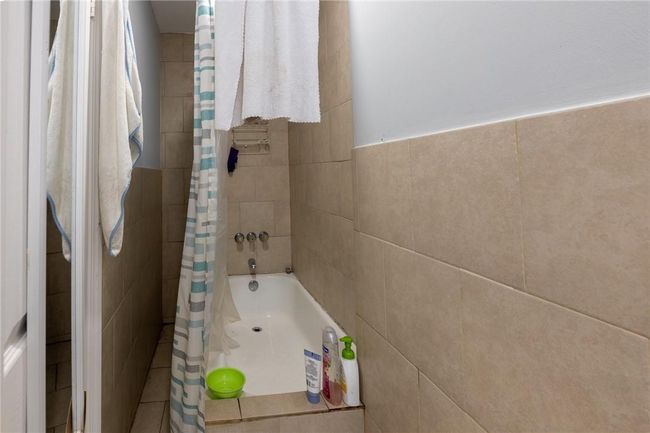 Bathroom | Image 10
