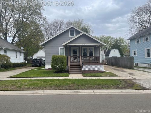 218 16th St, Port Huron, MI, 48060-4212 | Card Image