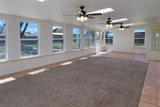 Den/Sunroom | Image 11