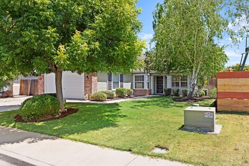5512 Sun Gold Dr, Salida, CA, 95368-9061 | Card Image