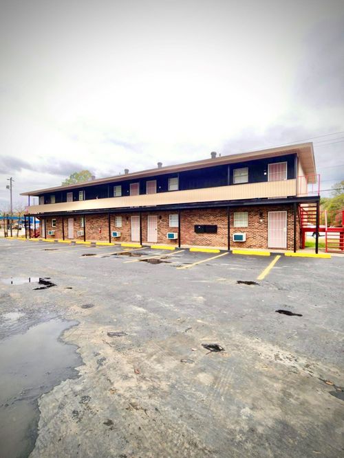 2120 W 30th Ave, Pine Bluff, AR, 71603-5193 | Card Image