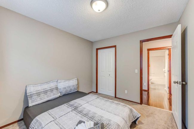 10 Kincora Heights Nw, Home with 4 bedrooms, 3 bathrooms and 4 parking in Calgary AB | Image 21
