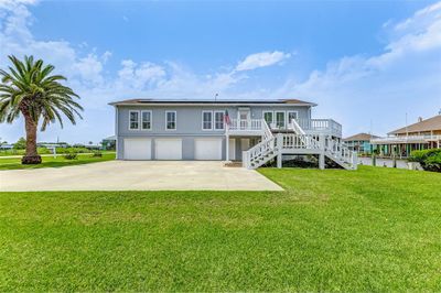 1100 Waterways Drive, House other with 3 bedrooms, 2 bathrooms and null parking in Crystal Beach TX | Image 2