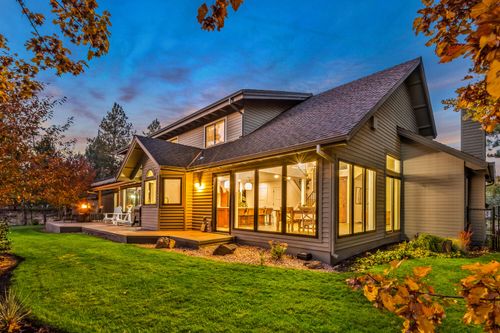 20397 Pine Vista Dr, Bend, OR, 97702-9445 | Card Image