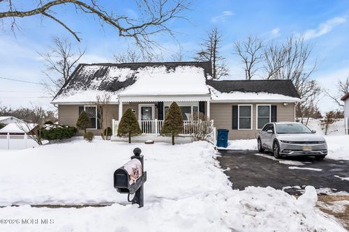 73 E Connecticut Concourse, Jackson, NJ, 08527-1424 | Card Image