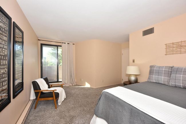 234 - 425 W Willow Court, Condo with 2 bedrooms, 2 bathrooms and null parking in FOX POINT WI | Image 20