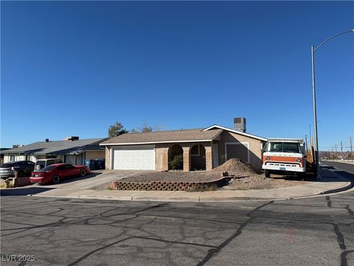 253 Kirk Ave, Henderson, NV, 89015-5252 | Card Image