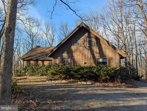 343 Summit Ln, Bedford, PA, 15522-7285 | Card Image