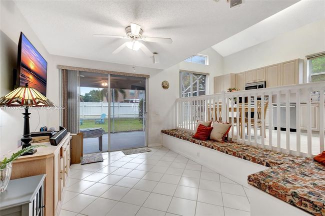 251 Saratoga Blvd E, House other with 4 bedrooms, 3 bathrooms and null parking in Royal Palm Beach FL | Image 14