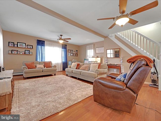 547 E Main St, House other with 4 bedrooms, 3 bathrooms and null parking in HEGINS PA | Image 14