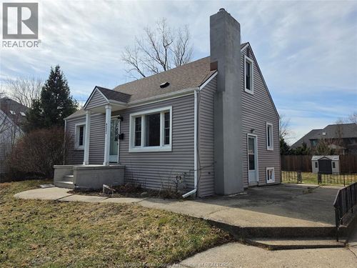 4221 Kennedy Dr E, Windsor, ON, N9G1Y1 | Card Image