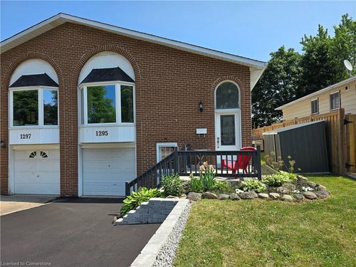 1295 Consort Cres, Burlington, ON, L7M1J8 | Card Image