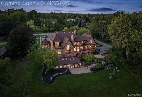 5305 Elmgate Bay Dr, Orchard Lake, MI, 48324-3021 | Card Image