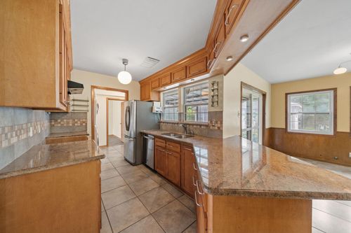 2707 Droxford Dr, Houston, TX, 77008-3020 | Card Image