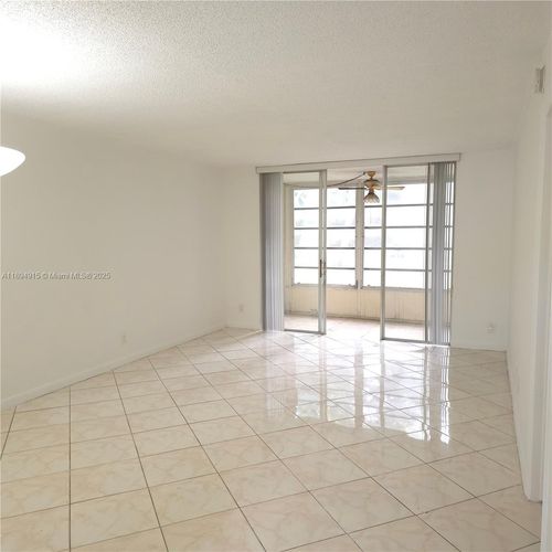 apt-122-3000 Nw 48th Ter, Lauderdale Lakes, FL, 33313-7232 | Card Image
