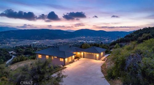 25250 Deertrail Dr, Tehachapi, CA, 93561-7221 | Card Image