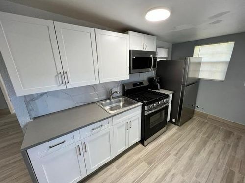 4040 Ne 12th Ter, Pompano Beach, FL, 33064-6035 | Card Image