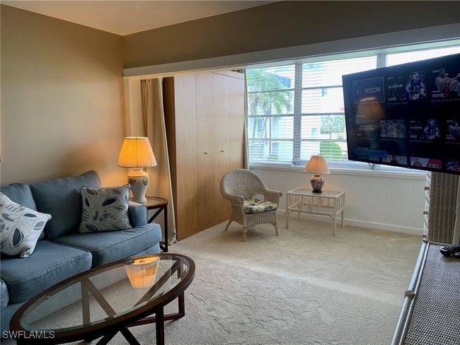 Living room to Open Lanai | Image 6