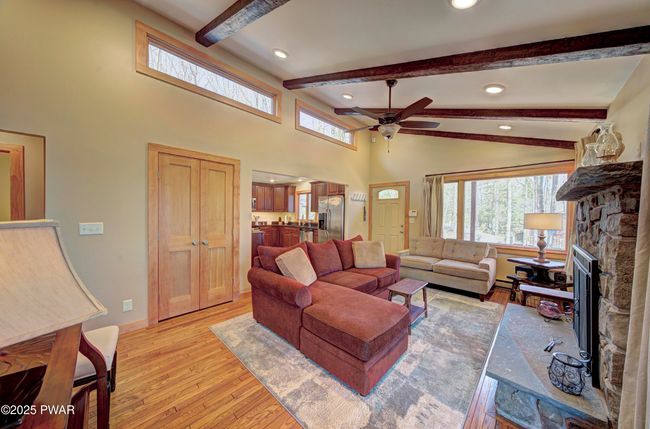 Living Room | Image 8