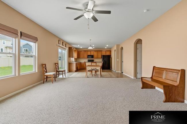 2204 Hummingbird Dr, House other with 5 bedrooms, 4 bathrooms and 3 parking in Bellevue NE | Image 4