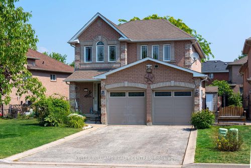 42 Fairwood Dr, Keswick, ON, L4P3X7 | Card Image