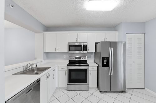 apt-g207-9511 Weldon Cir, Tamarac, FL, 33321-0916 | Card Image