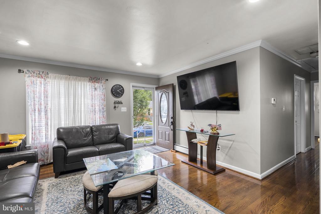 Residential in LANHAM 3