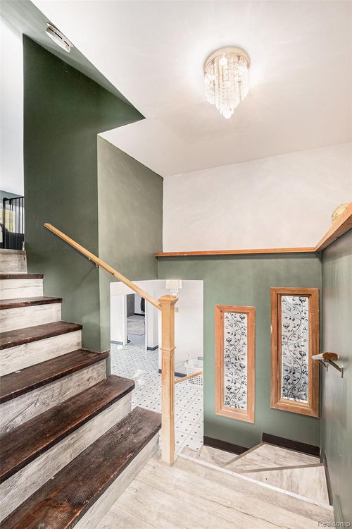 896 W Saginaw Rd, Mayville, MI, 48744-9633 | Card Image