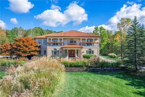 285 River Rd, Hinckley, OH, 44233-9455 | Card Image