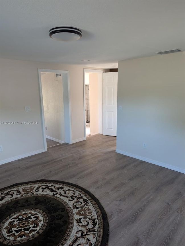 105 Tangerine St, House other with 2 bedrooms, 1 bathrooms and null parking in BOWLING GREEN FL | Image 6