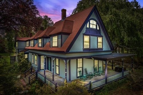 2839 Main St, Barnstable, MA, 02630-1017 | Card Image