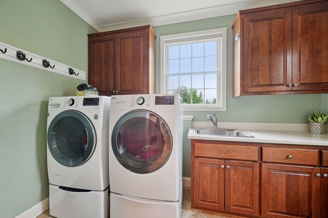 Laundry with sink | Image 29