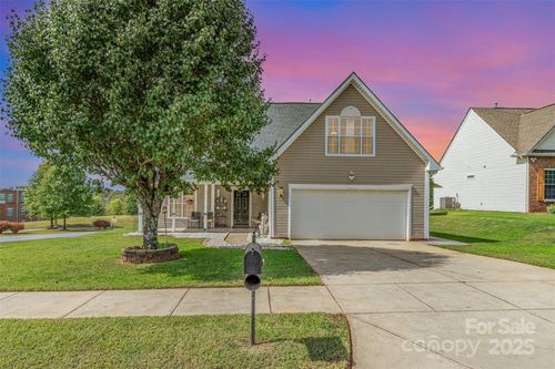 1703 Wagner Pointe Dr Nw, Conover, NC, 28613-9617 | Card Image