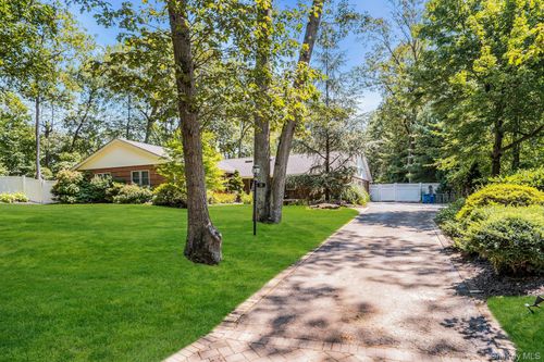 38 Arista Dr, Dix Hills, NY, 11746-4912 | Card Image