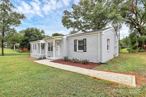 407 Pine St, Mount Holly, NC, 28120-1845 | Card Image