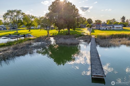 1609 W Lakeside Dr, Moses Lake, WA, 98837-2760 | Card Image