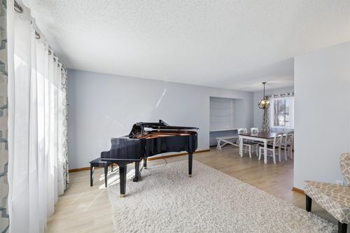 5053 Raintree Dr, West Des Moines, IA, 50265-6936 | Card Image