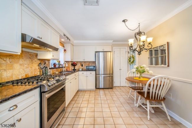 178 Walnut St, House other with 3 bedrooms, 2 bathrooms and null parking in Livingston NJ | Image 19