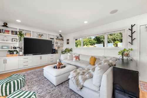 1706 Glendale Ave, Coquitlam, BC, V3K1X4 | Card Image