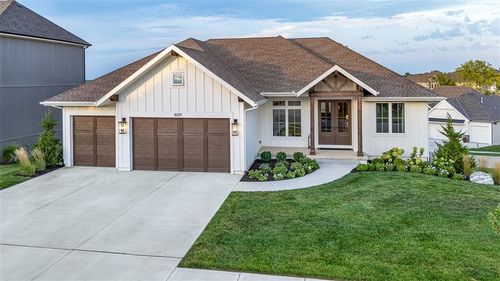 8019 Brockway St, Shawnee, KS, 66220-9610 | Card Image