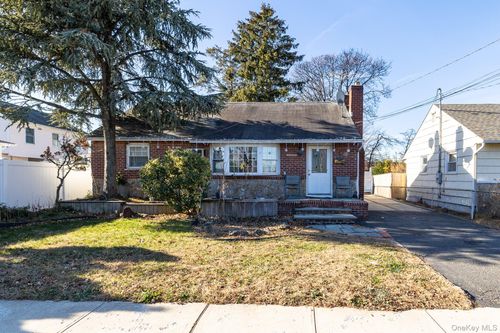 5 Gardner Ave, Hicksville, NY, 11801-2512 | Card Image